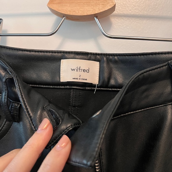 Aritzia Melina Pant - Picture 3 of 5